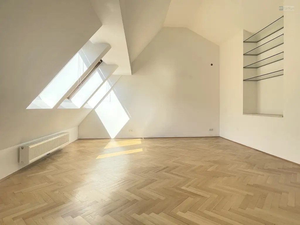OBENAUF - IM SERVITENVIERTEL