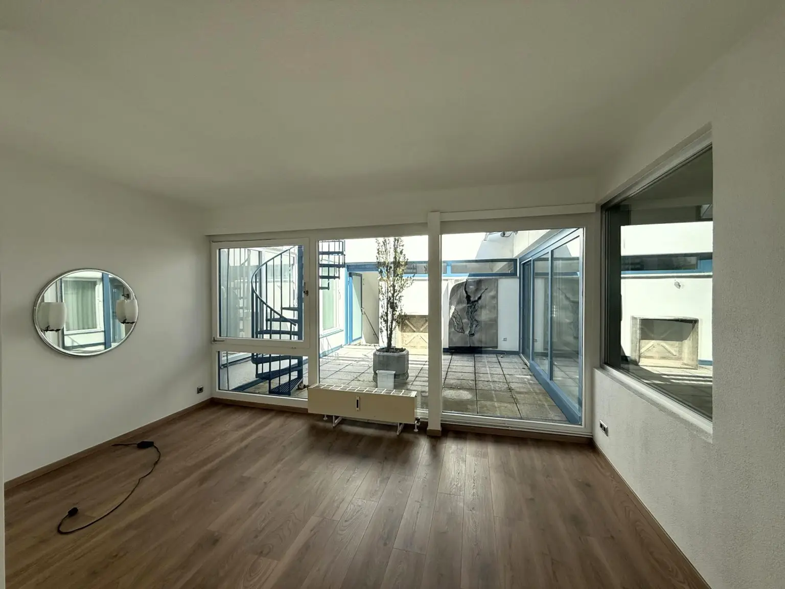 Ansprechendes Atelier, Loft, Dachterrasse inkl. PP im Neunzehnten // Attractive Studio, loft, roof terrace incl. parking in the nineteenth //
