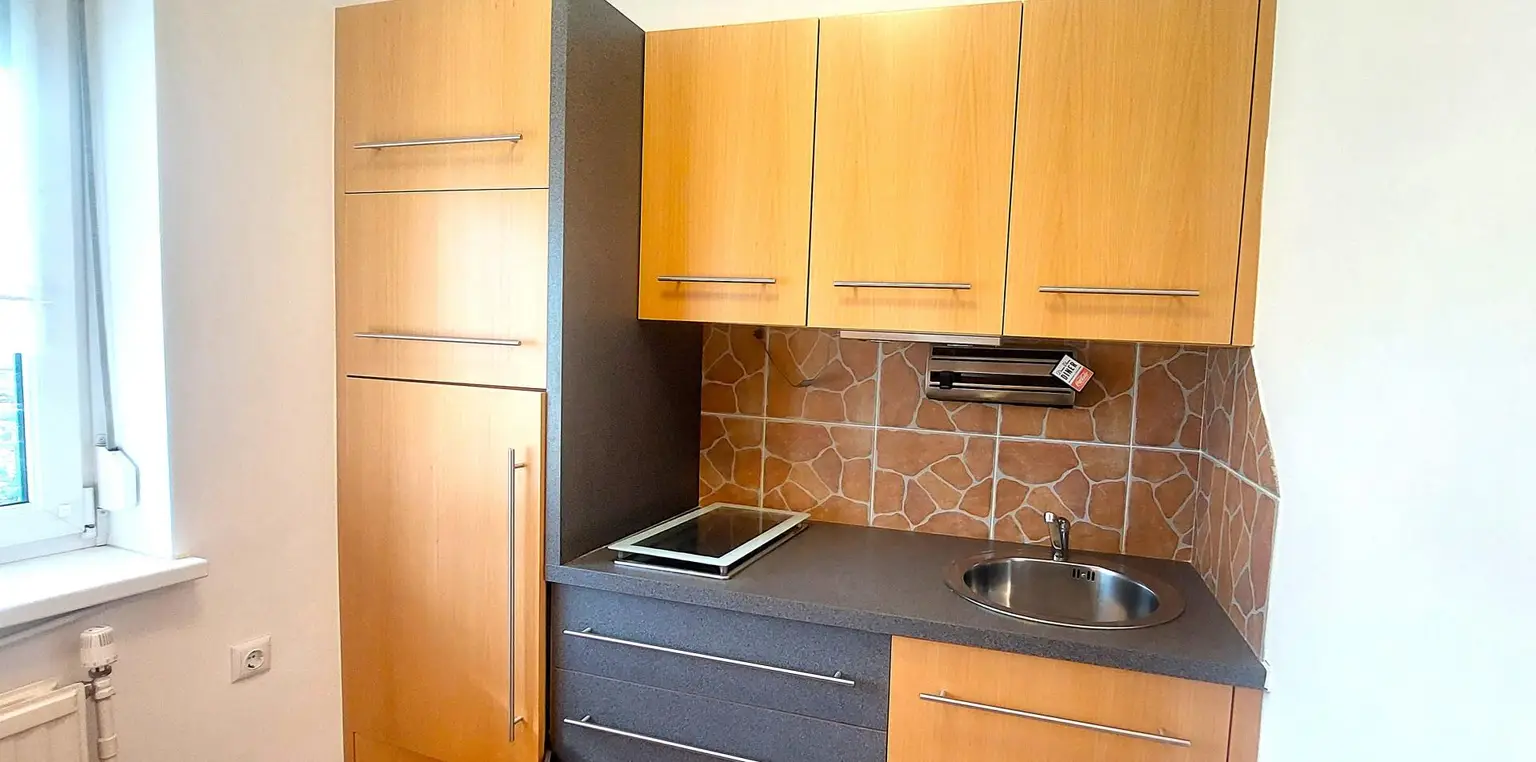 Großzügige Villa mit mehreren Wohneinheiten für viele Nutzungen