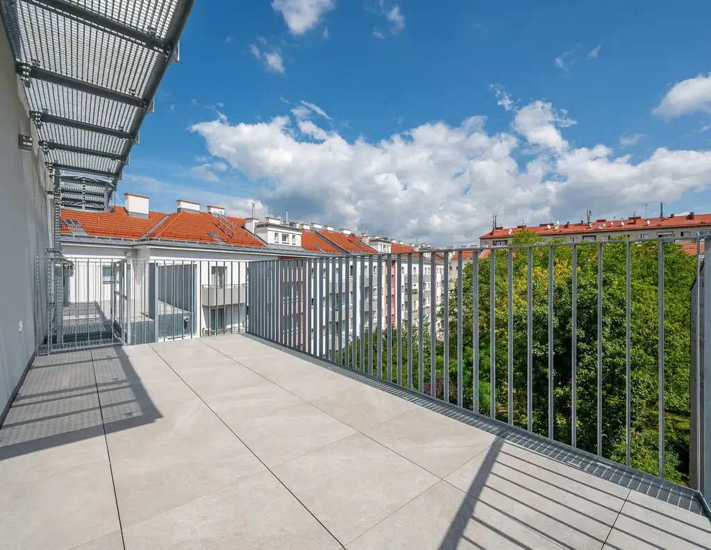 Erstbezug. Hochwertige Drei-Zimmer-Dachgeschoßwohnung mit Balkon - Sofort verfügbar -zu mieten in 1170 Wien