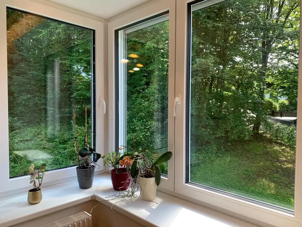 Sehr gepflegte und barrierefreie 4-Zimmer Eigentumswohnung in zentraler, ruhiger Wohnlage mit Grünblick. Empfehlenswert!
