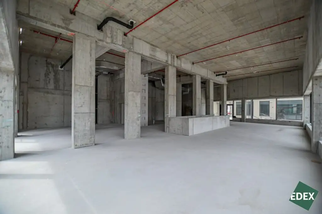 Erstbezug | Moderne Gewerbefläche mit hoher Sichtbarkeit und Terrasse auf zwei Etagen - unbefristet