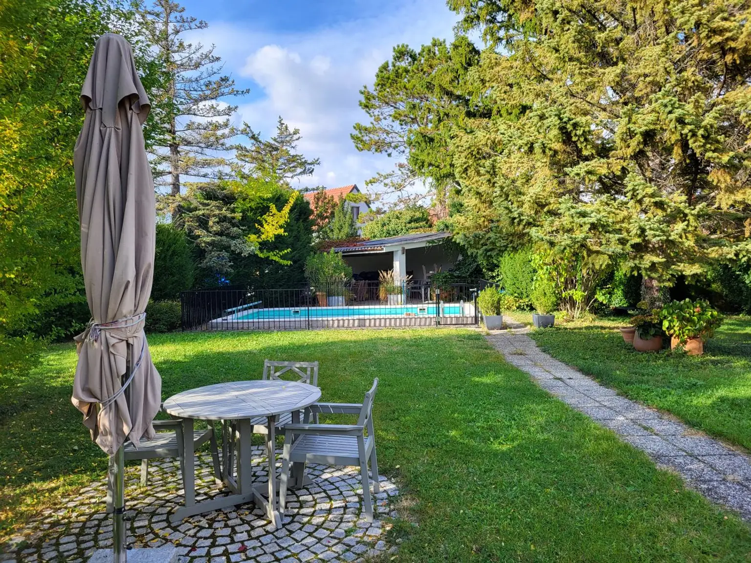 GEMÜTLICHES EINFAMILIENHAUS IN RUHIGER SIEDLUNGSLAGE