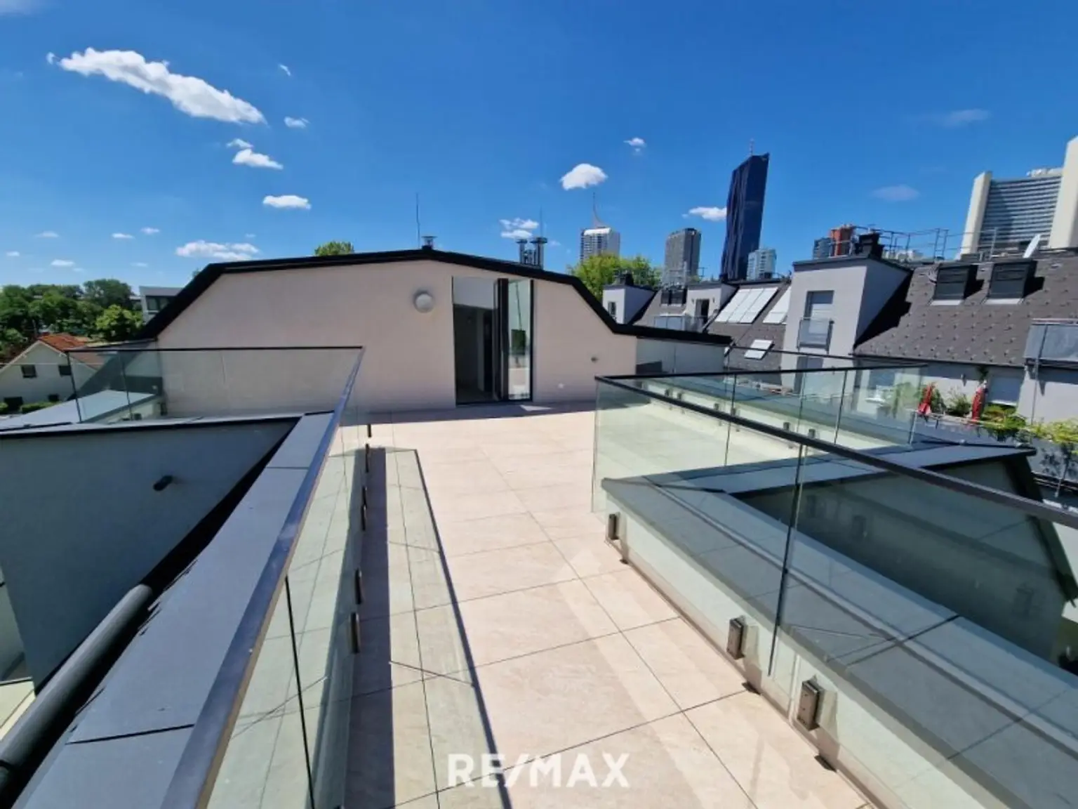 NÄHE U1 UND UNO CITY – ERSTBEZUG – NÄHE ALTE DONAU  UND KAISERWASSER – PENTHOUSE