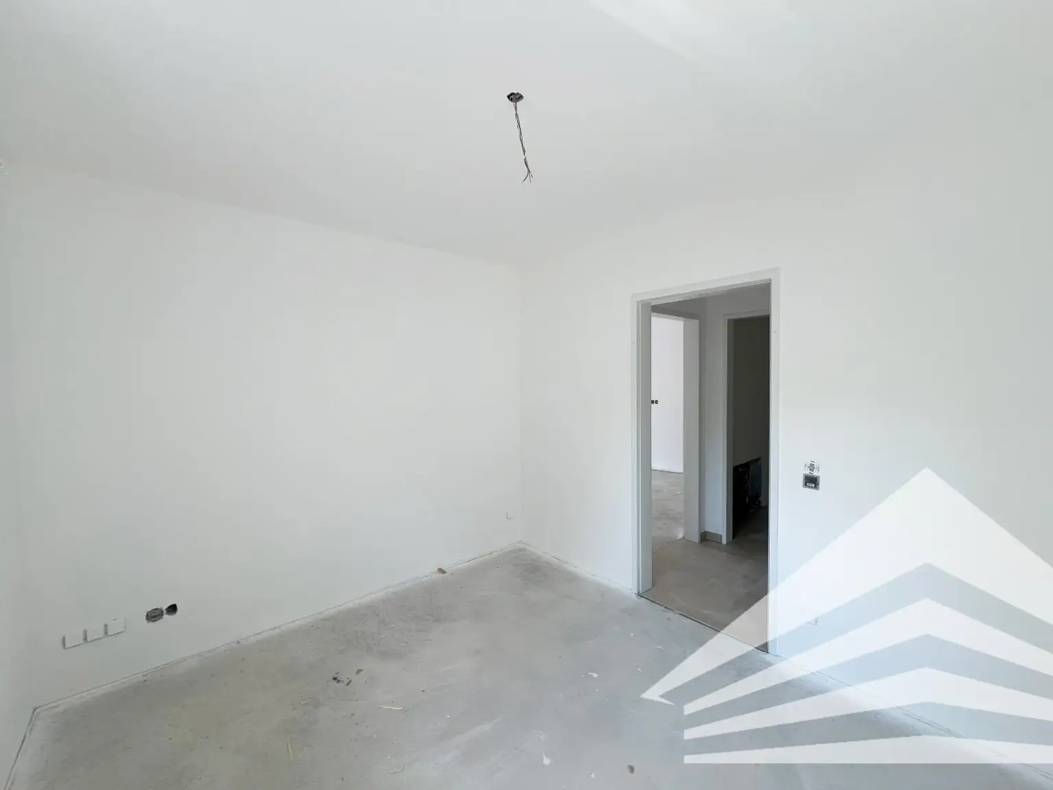 Lichtdurchflutete 3-Zimmer Wohnung mit großem Balkon in Puchenau!
