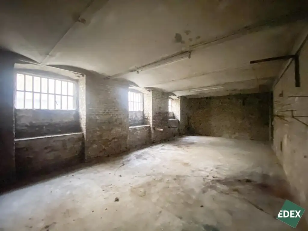 Große Werkstätte im 15. Bezirk