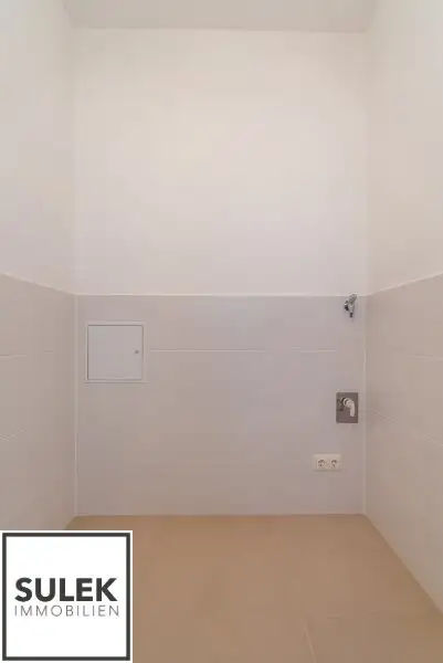 Zweitbezug: hofseitig gelegene 3-Zimmer-Wohnung direkt an der Mariahilferstraße - mit Klimaanlage