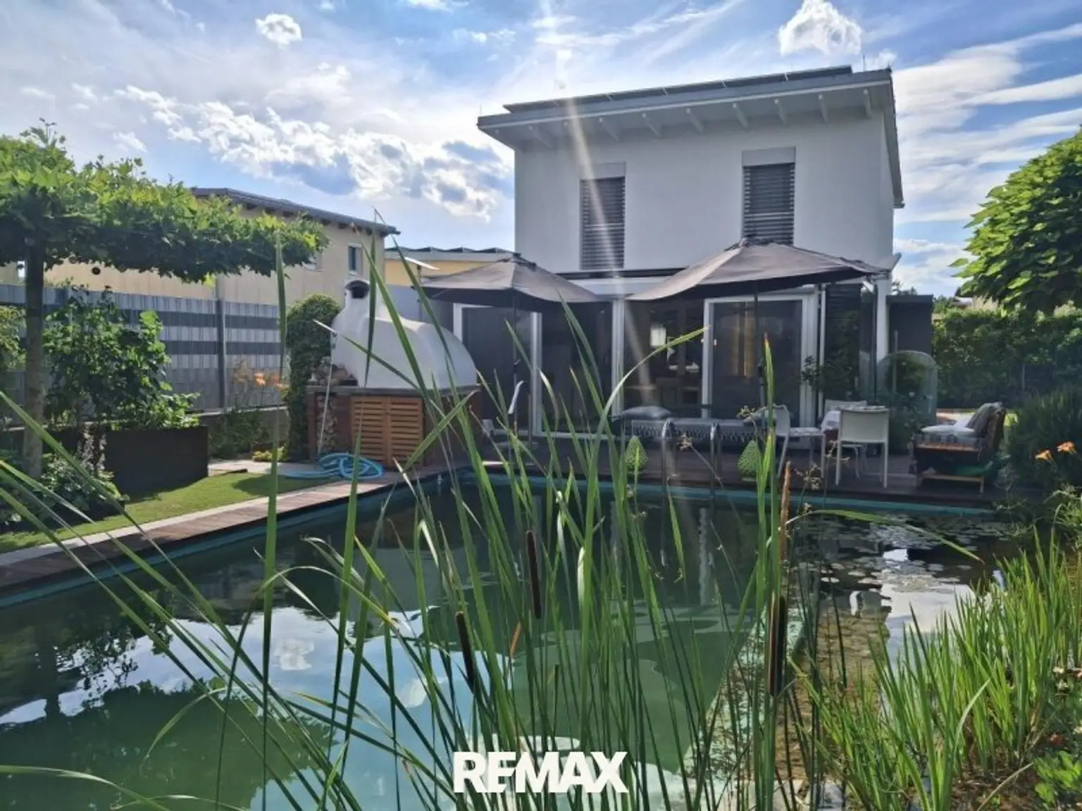 30 Haus mit Pool 1220