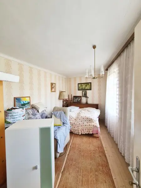 GELEGENHEIT MIT GROSSEN POTENTIAL IN  PALTERNDORF HAUS MIT 6 ZIMMER 156 WFL. PLUS  2 GROSSE SCHUPPEN
