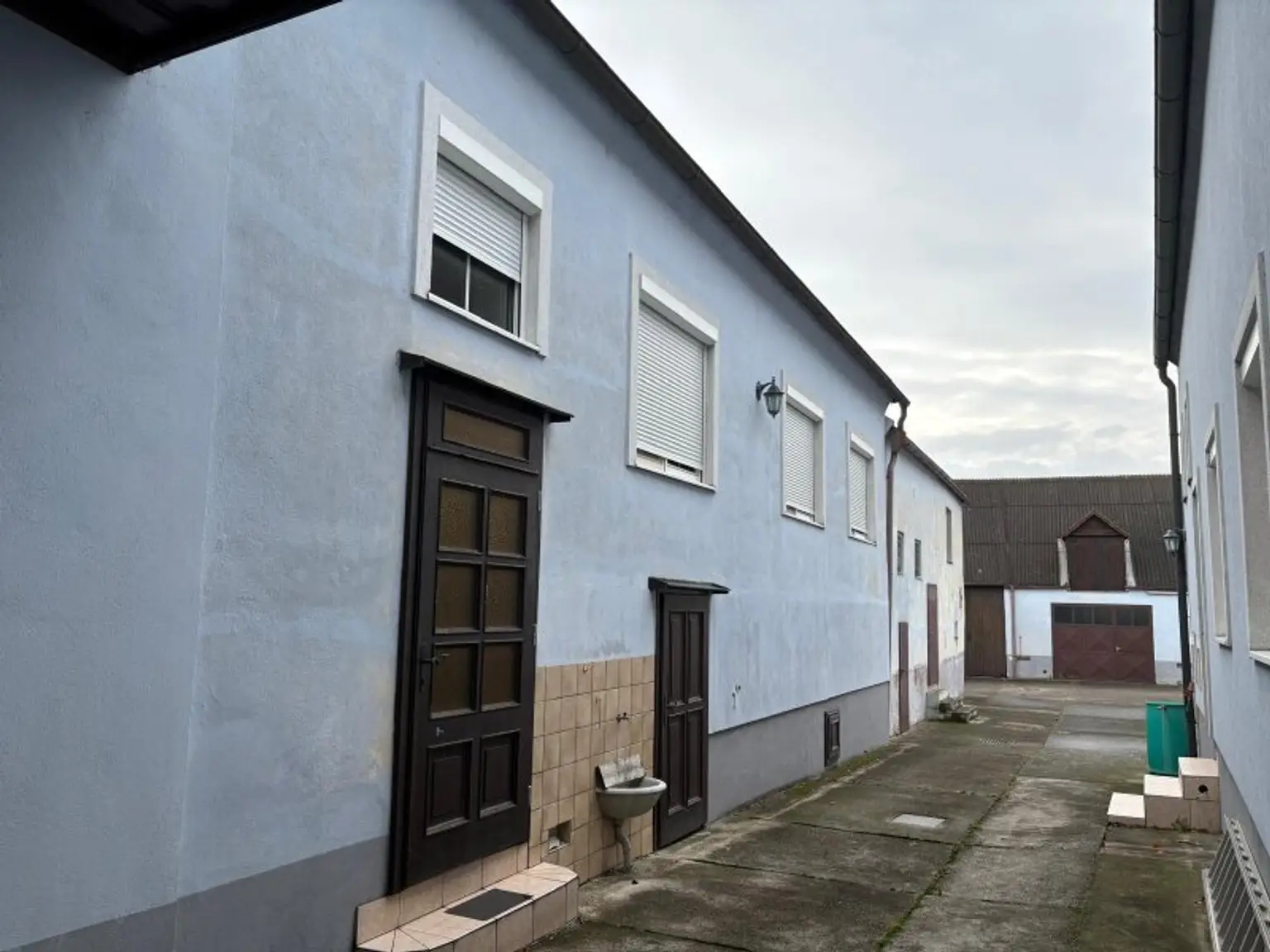 Größzügiges Zweifamilienhaus im Herzen von Breitenbrunn