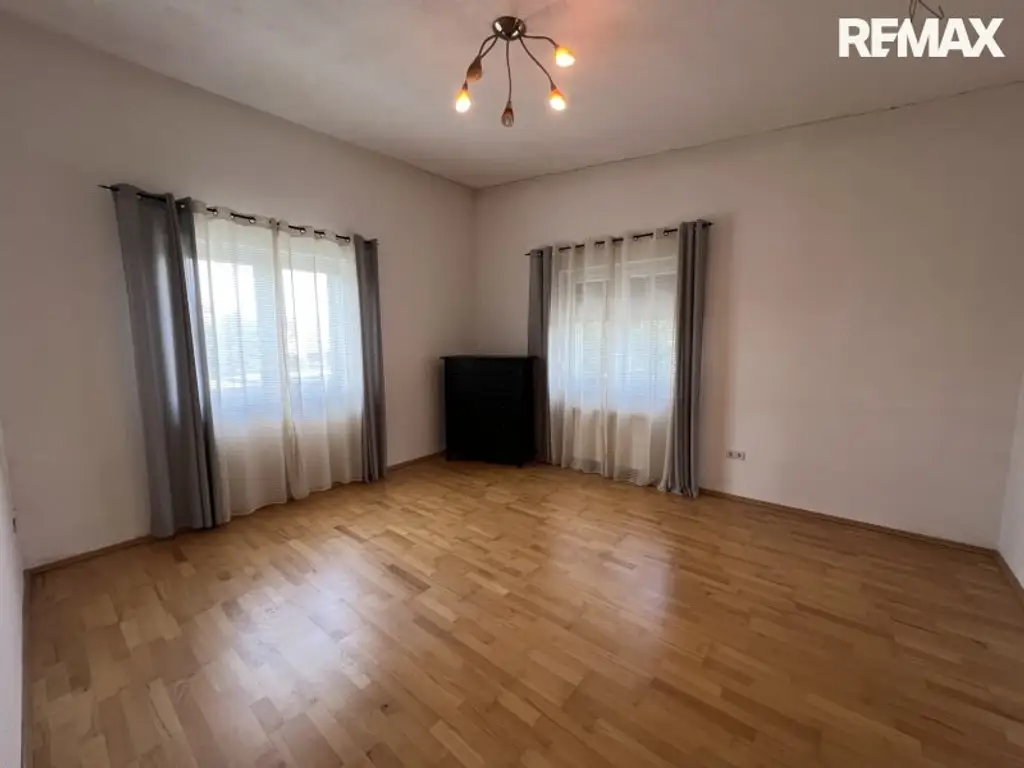 Großzügiges Einfamilienhaus mit Garten, Terrasse & Garage in Ebenfurth, 4 Zimmer, 195m²