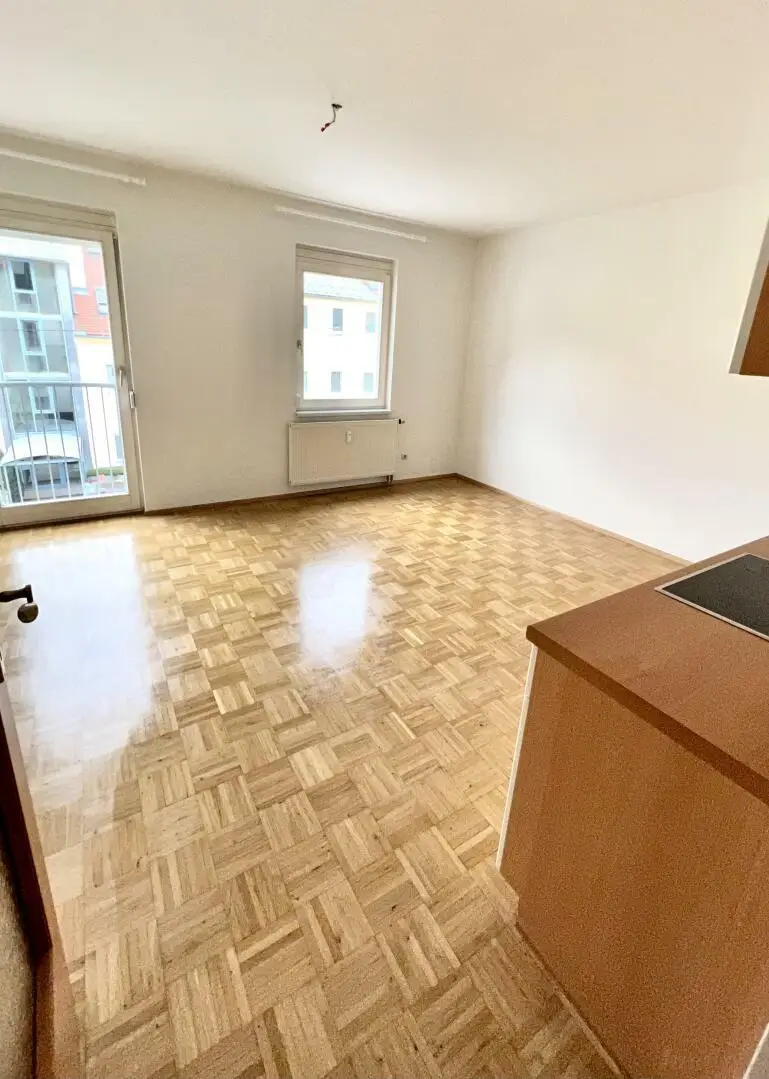 ab 1.12.2025 - 2 Zimmerwohnung mit Balkon, gepflegter Zustand,