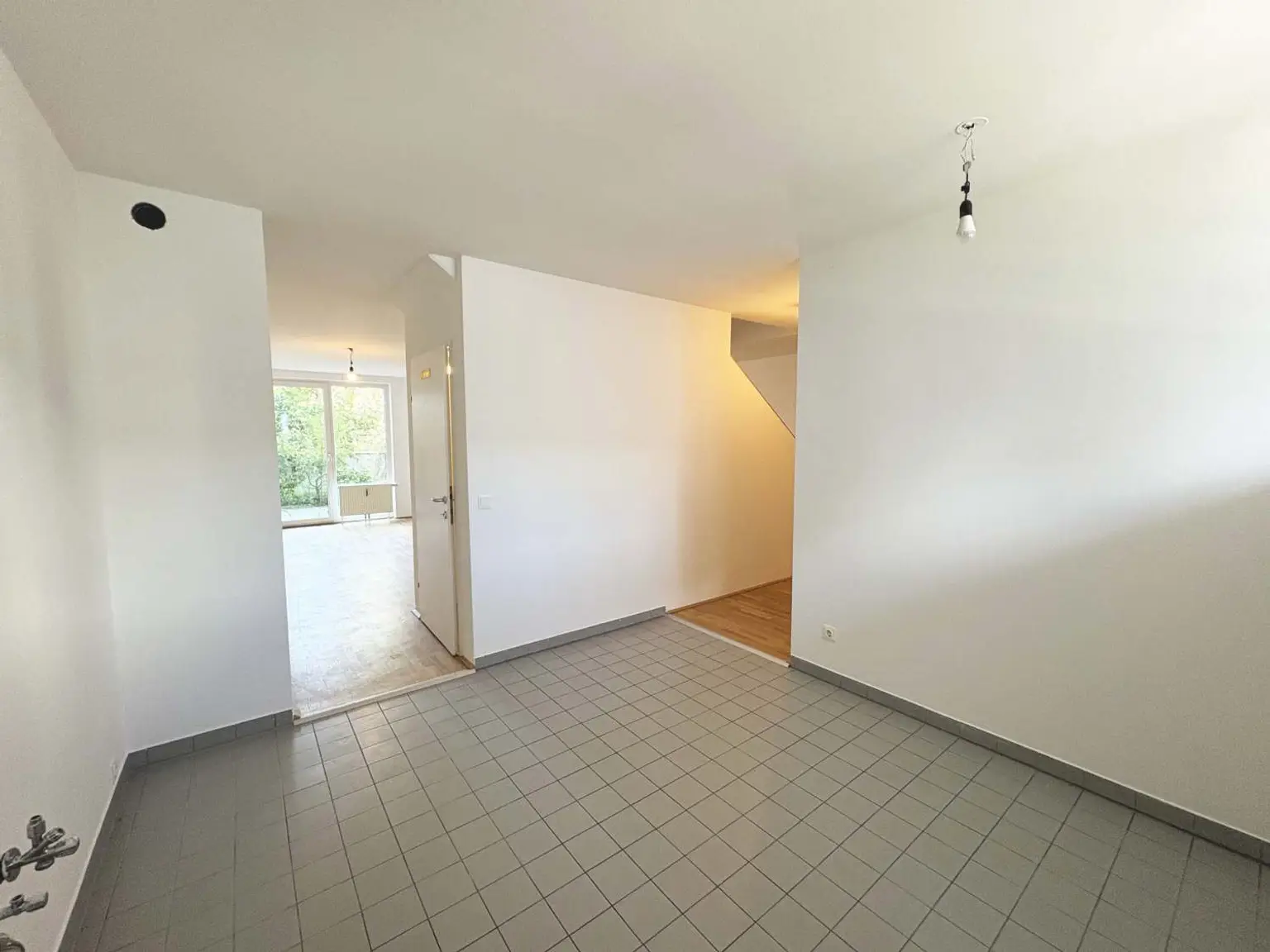 Geförderte Maisonettewohnung -
4 Zimmer mit Garten, Balkon und Loggia