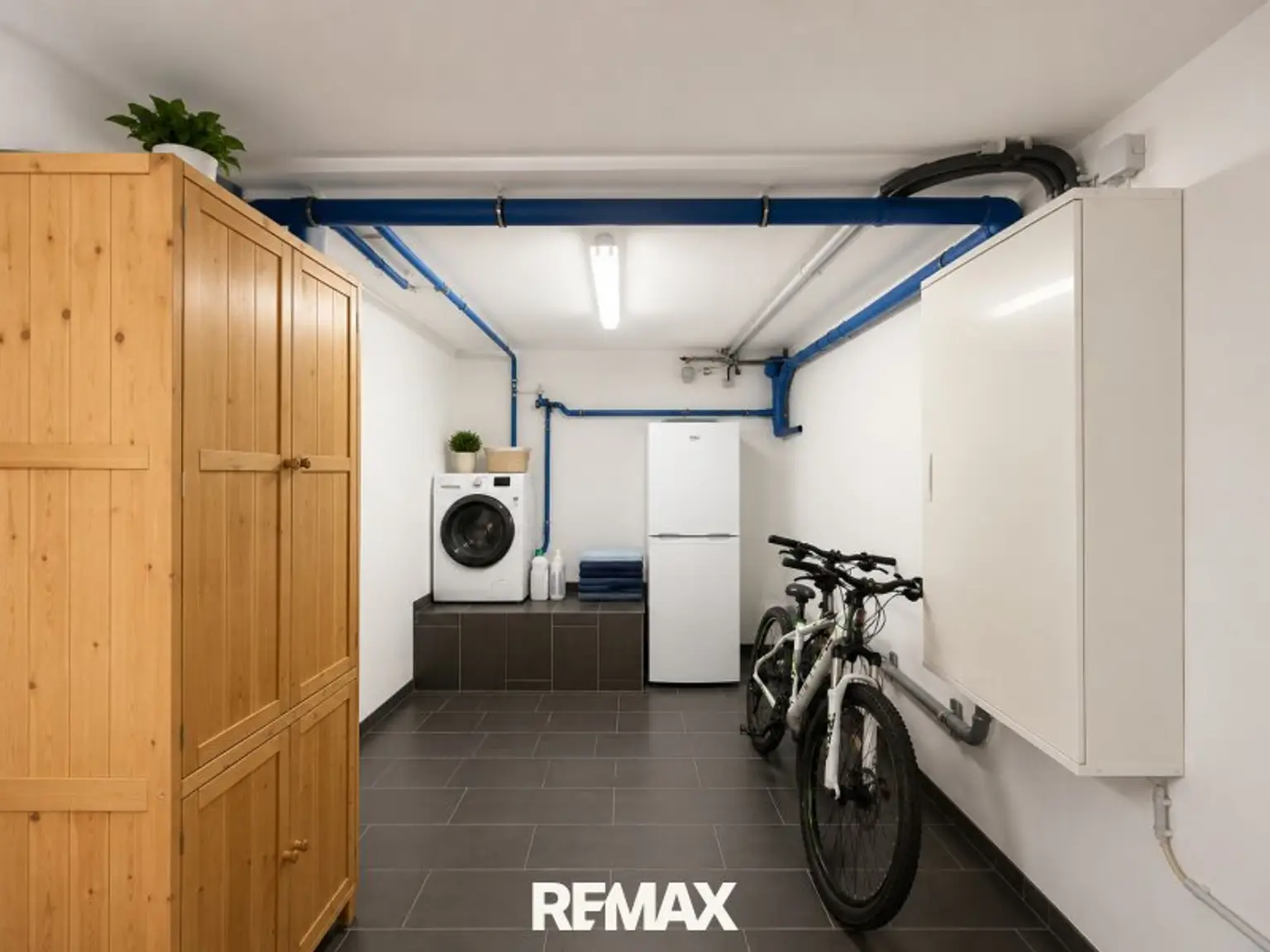 *** Wohnen auf höchstem Niveau: Modernes Energiesparhaus mit Sommergarten in ruhiger Top-Lage nahe Neusiedler See ****