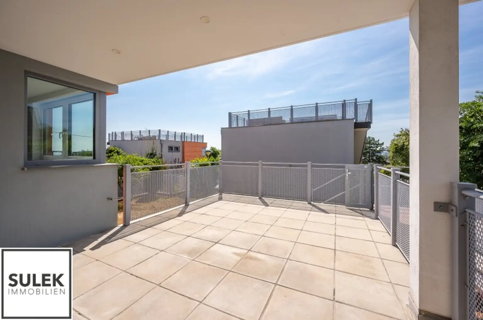 Einfamilienhaus in absoluter Traumlage am Schafberg // Dachterrasse mit Weitblick über die Stadt!