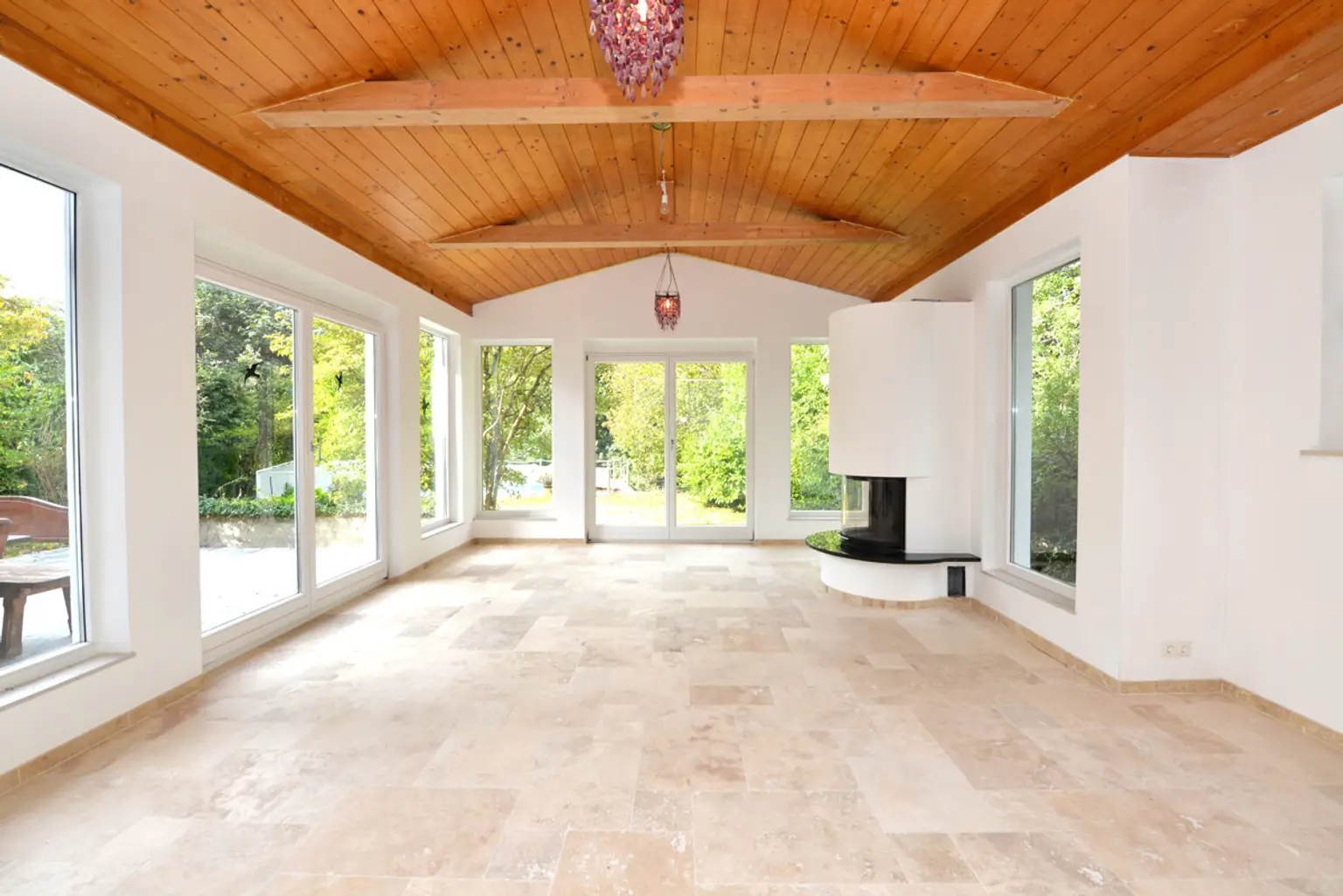 GROßZÜGIGE VILLA IN PURKERSDORF MIT 426 M², SAUNA, POOL, WINTERGARTEN & BESTER ANBINDUNG NACH WIEN