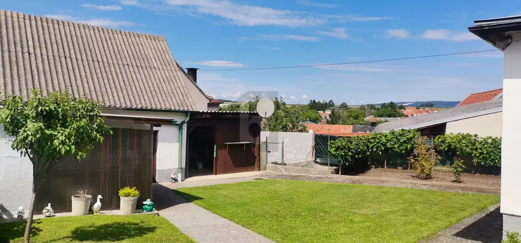 MEIN ZUHAUSE MIT GARTEN, NEBENGEBÄUDE UND FERNSICHT