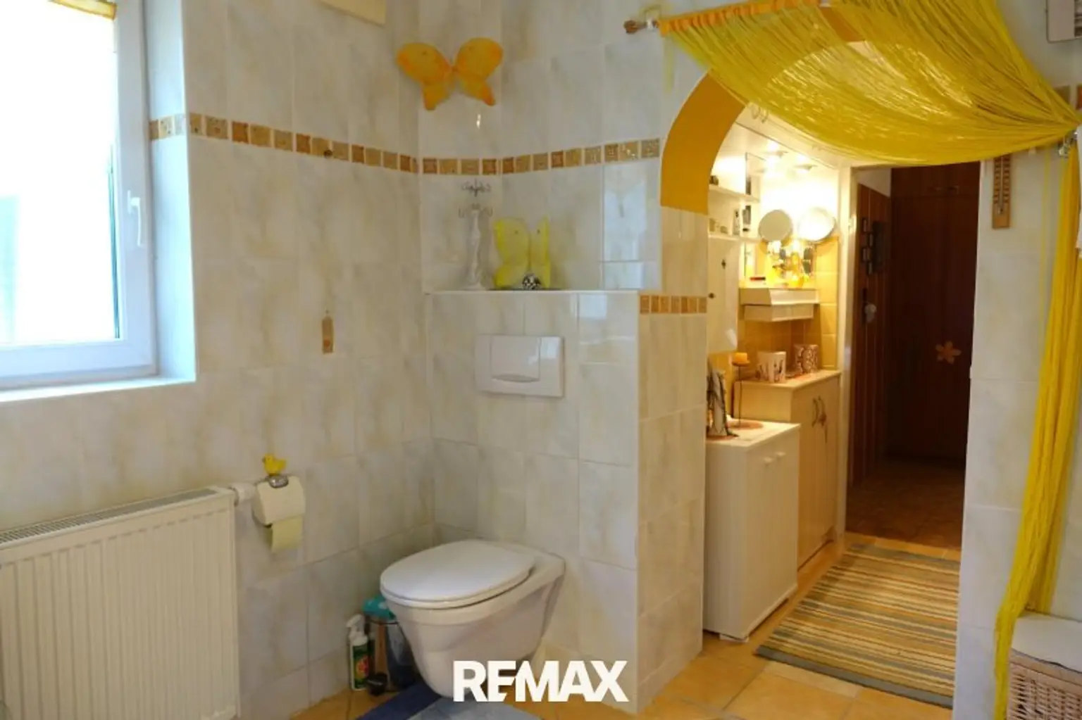 Badezimmer im Dachgeschoss - Foto 2