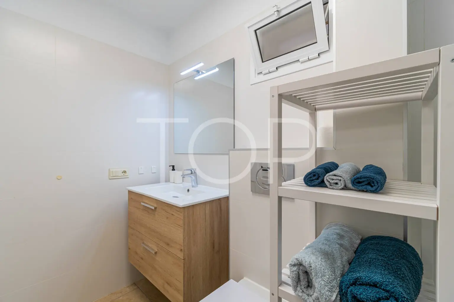 Apartment-LosGigantes-Bathroom-Tenerife-1