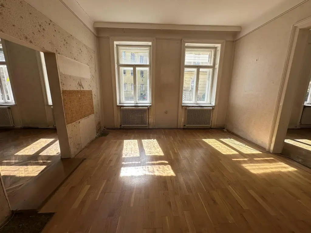 Sanierungsbedürftiger Altbau-Eigentum im 15., Bezirk