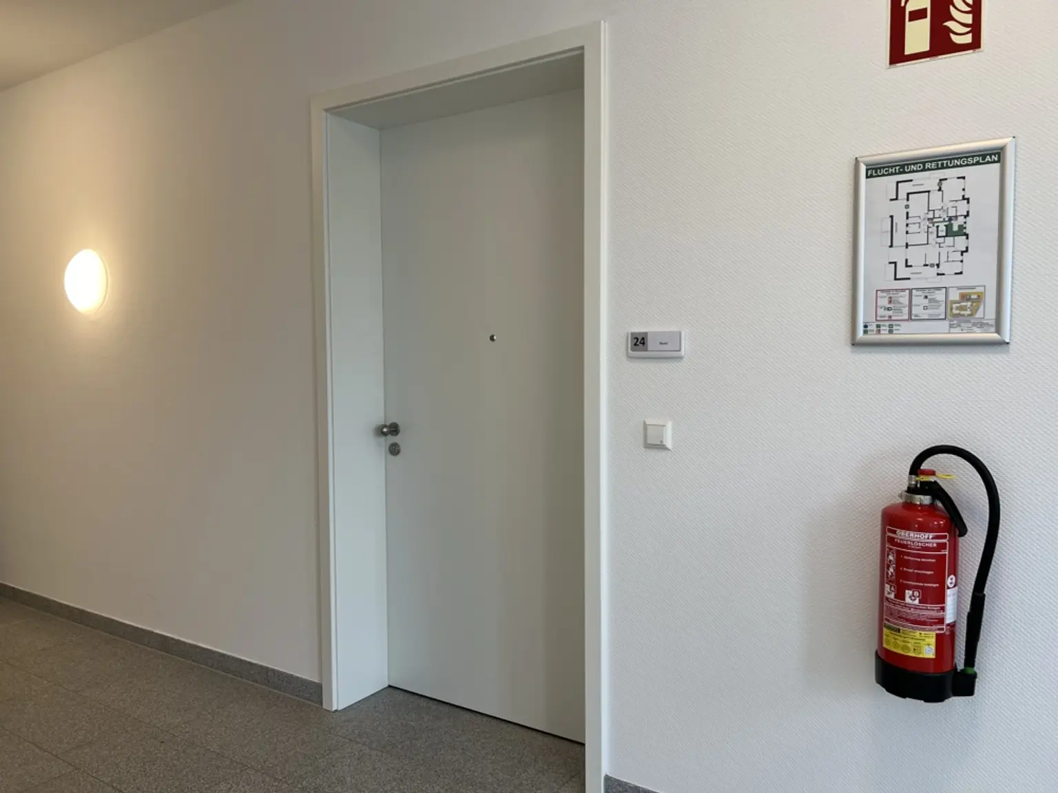 Unabhängig aber nicht allein! Seniorengerechte Wohnung mit Dachterrasse!