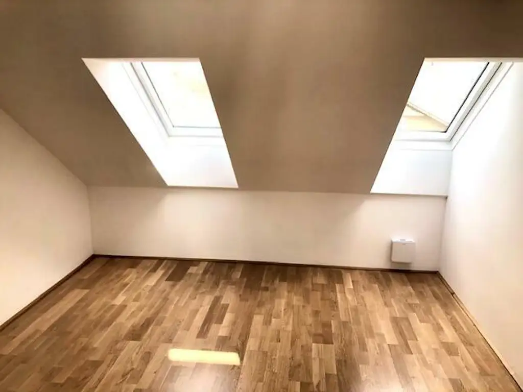 Geförderte 3-Zimmer Dachgeschoss-Wohnung mit Lift - Nähe FH ab 1.12.2025