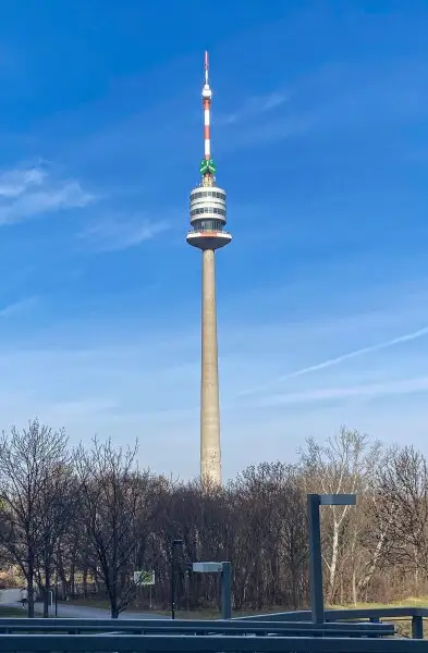 2-Zimmer-Wohnung mit atemberaubendem Wien-Panorama im Mischek Tower