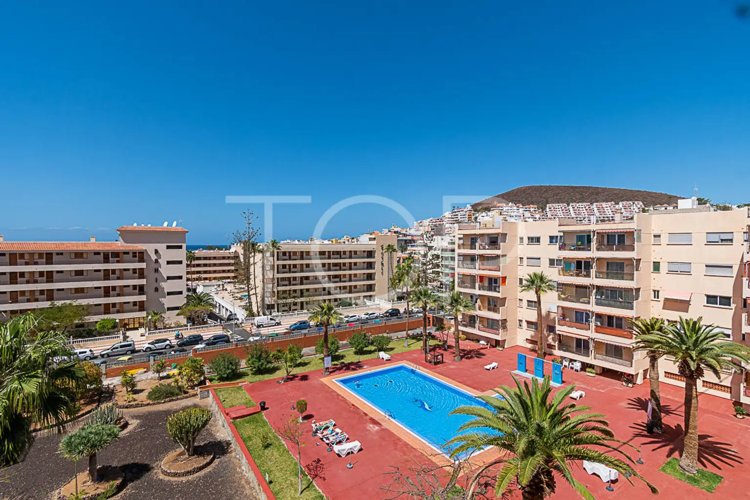 Apartament-Los-Cristianos-Swimmingpool-Tenerife-2