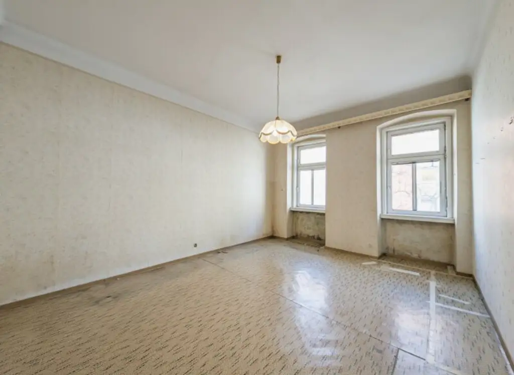 ++NEU++ Sanierungsbedürftige 1-Zimmer ALTBAU-Wohnung mit viel Potenzial!!!