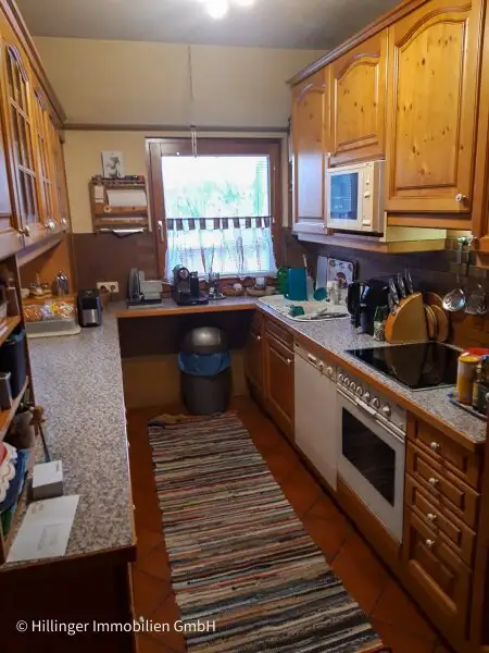 Großzügige 4 Zimmer Wohnung mit Garten- und Pool- Mitbenützung