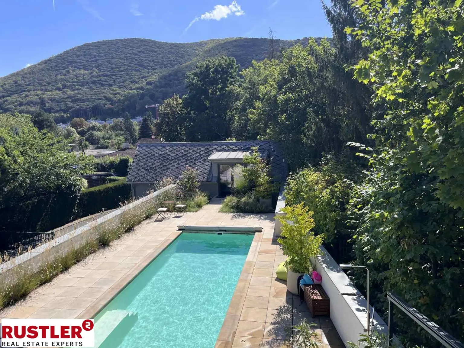 Einziehen & Aufatmen: Premium Villa mit Charm & Weitblick