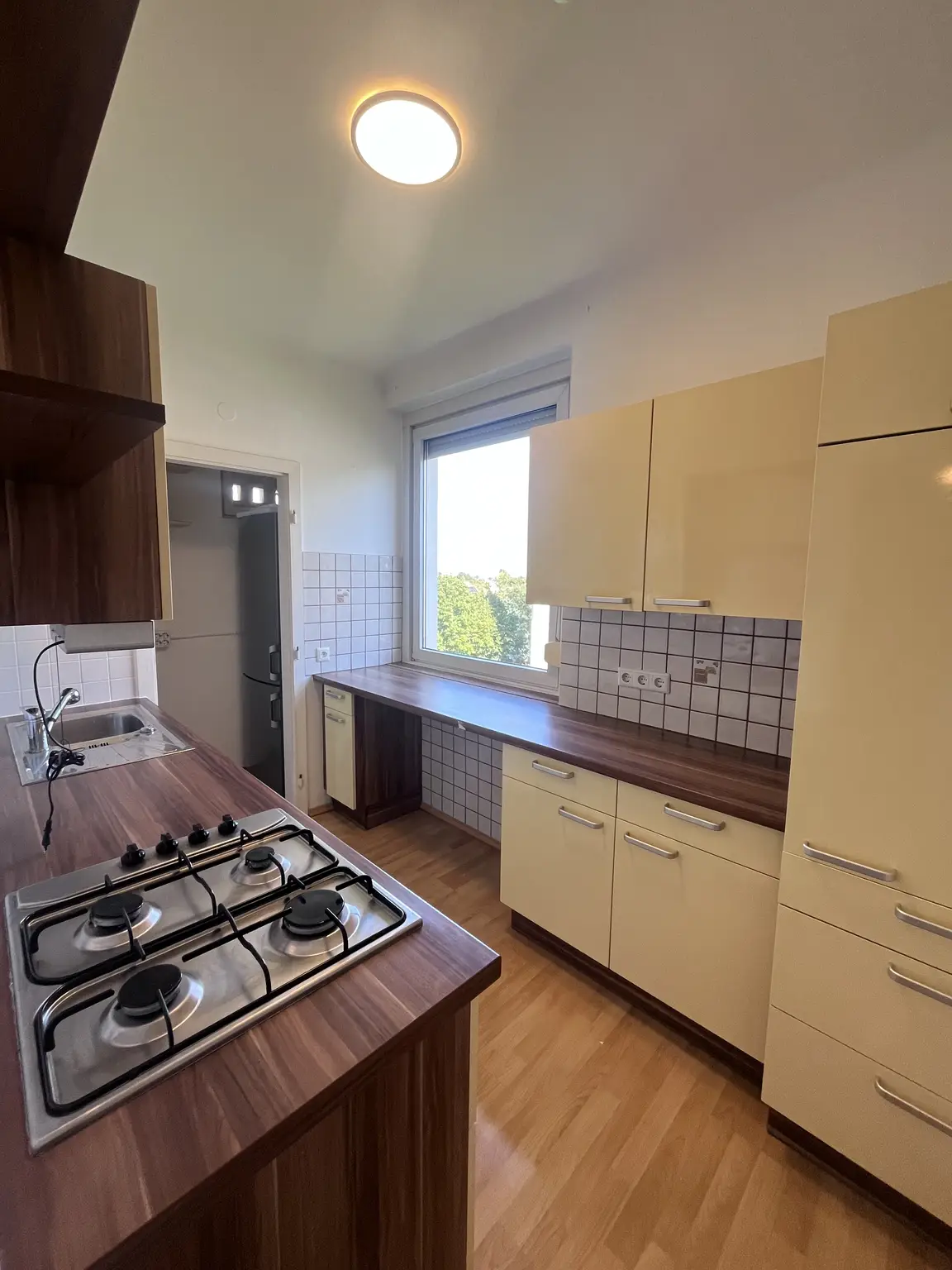 Helle 2-Zimmer-Mietwohnung mit Loggia