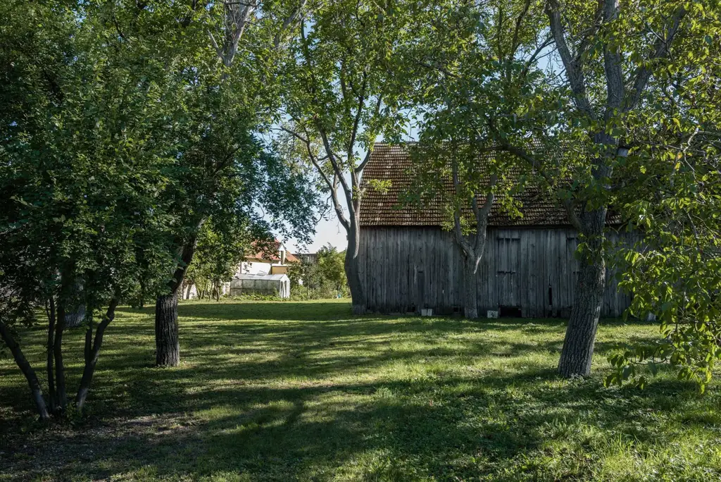“Zauberhafter Dreikanthof mit großem Gartenparadies bei Tulln“