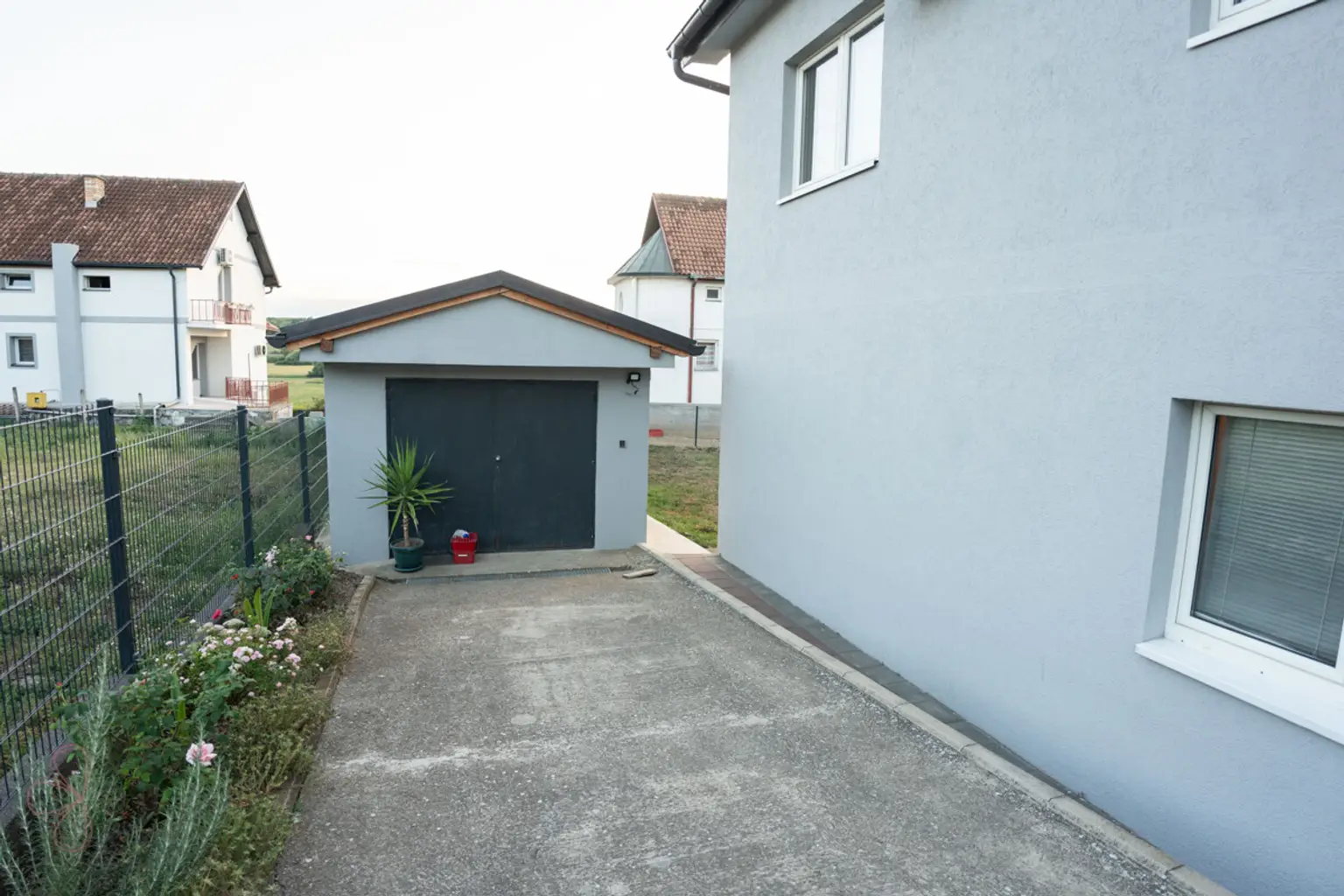Elegantes Familienhaus nahe Belgrad – Ruhe, Komfort & Investition