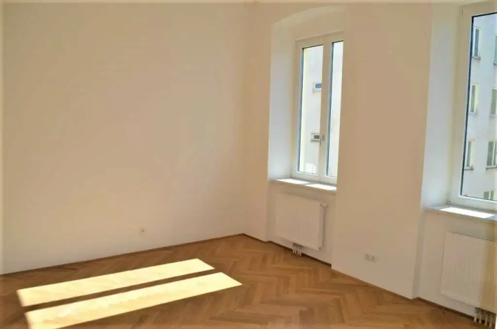 LAZARETTGASSE - NADLERGASSE, AKH-Nähe, sonnige 68 m2 Altbau, 2 Zimmer, Wohnküche, Wannenbad, Parketten, SAT/TV, 3. Liftstock