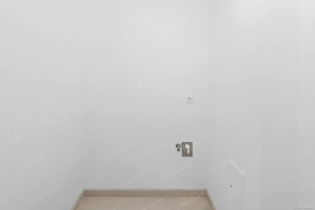 Komplett sanierte 2-Zimmer-Wohnung mit Loggia