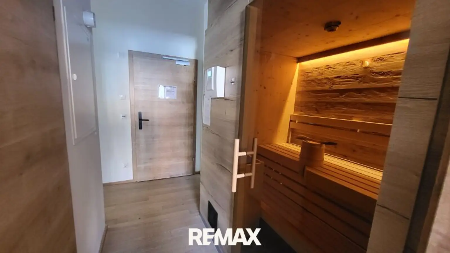 Eingangsbereich + Sauna