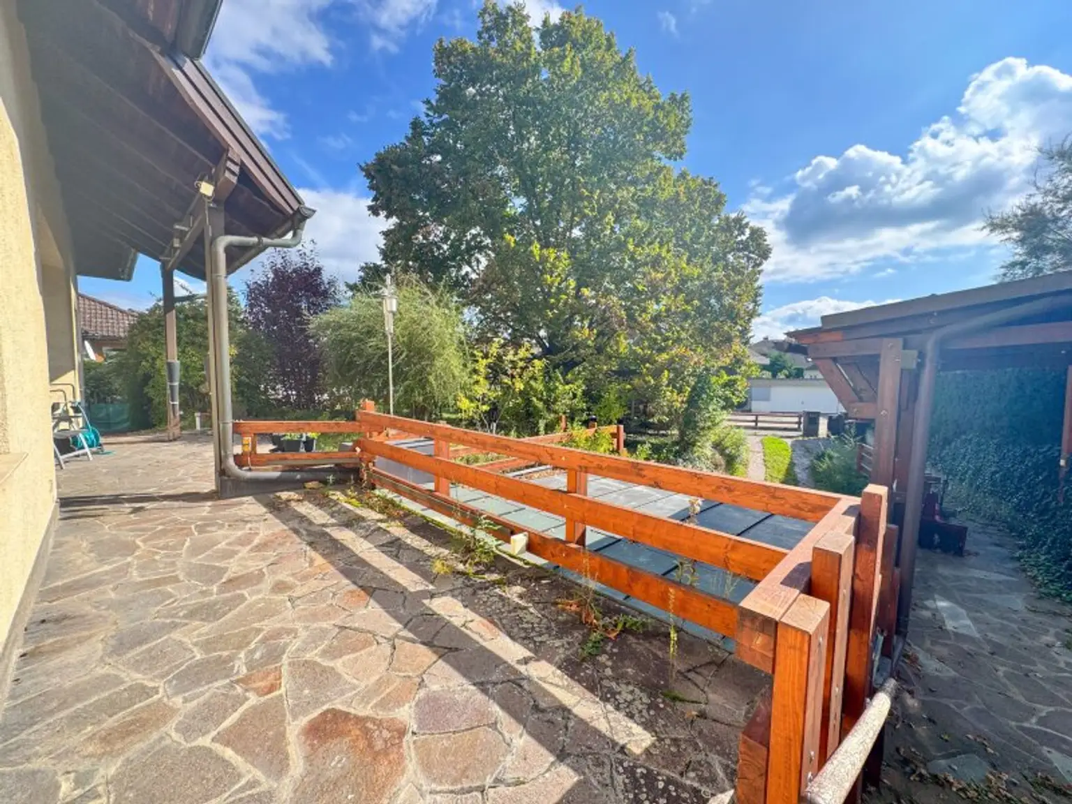 🏡 Großzügiges Einfamilienhaus mit Werkstattkeller, Garage & Terrasse in Stockerau mit Ausbaupotenzial!