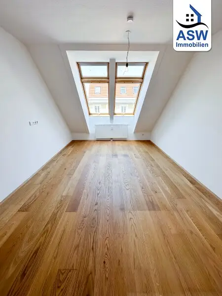 Sonnige 2-Zimmer Dachgeschoßwohnung mit Klimaanlage Nähe Elterleinplatz
