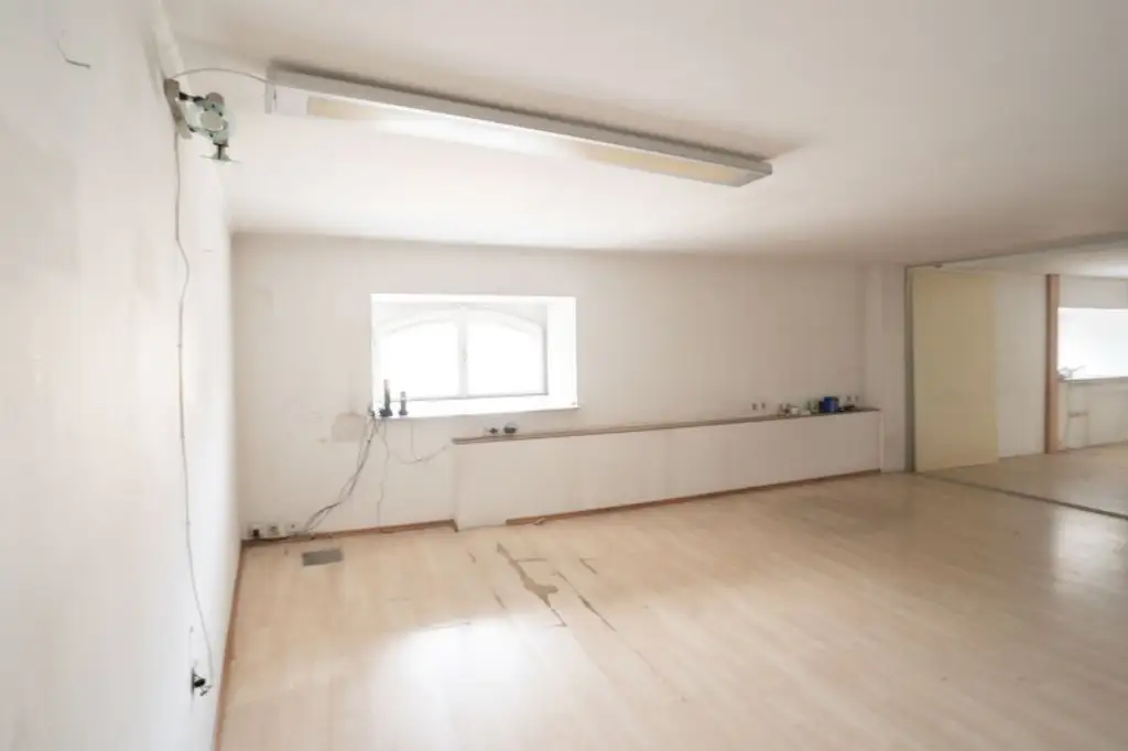 Büro- oder Geschäftslokal mit ca. 157 m² in Toplage von Ebelsberg – Nähe Schloss Ebelsberg