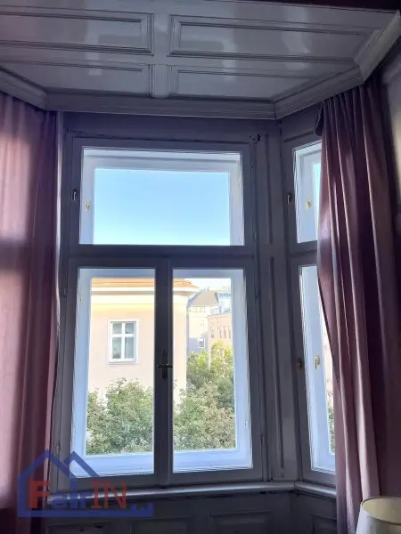 ***TOP LAGE***ALTBAU***ca.124 m² ***4-ZIMMER***NÄHE ROCHUSMARKT***