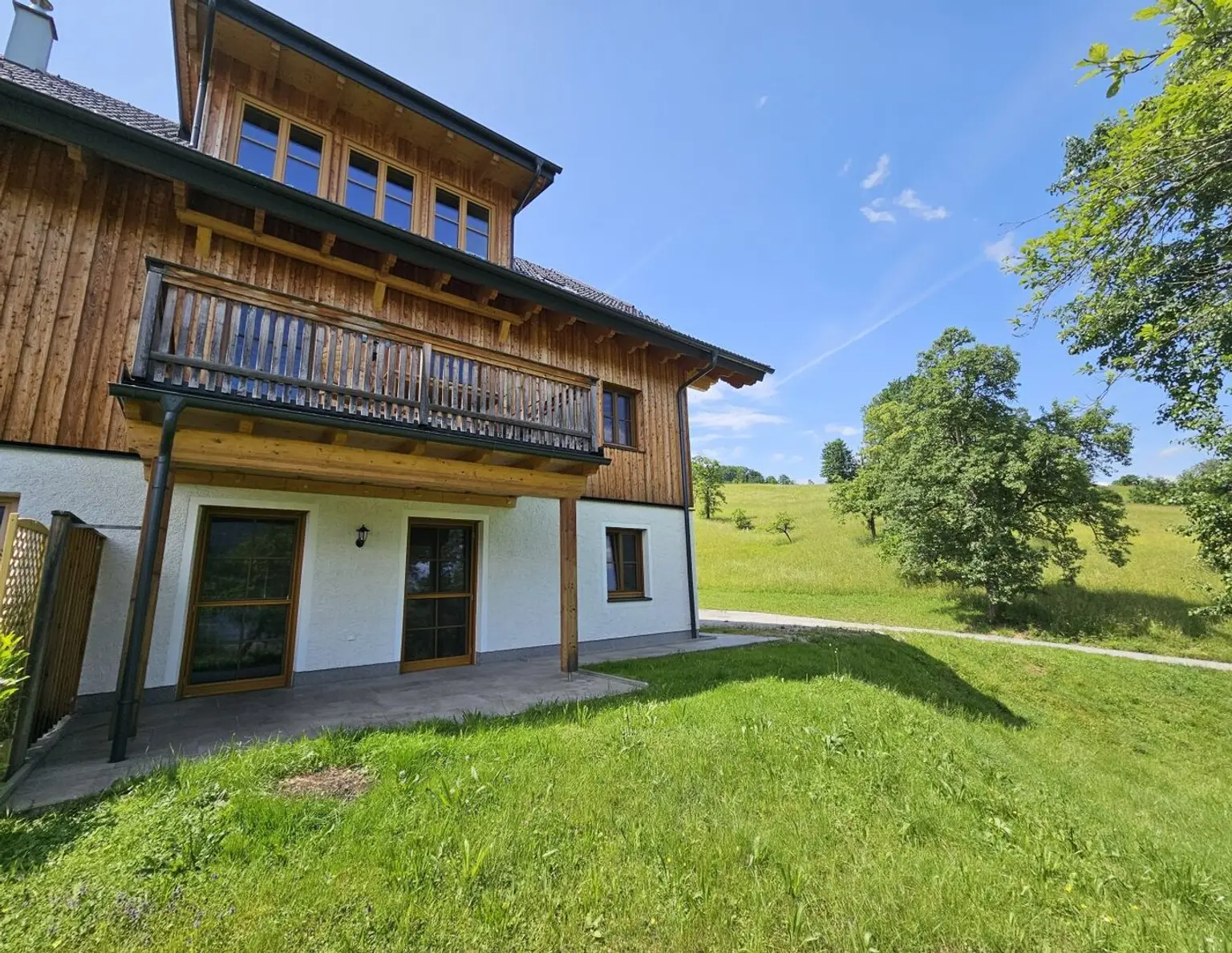 Wohnen, wo andere Urlaub machen - 2-Zimmer-Traumwohnung am Attersee mit Badeplatz