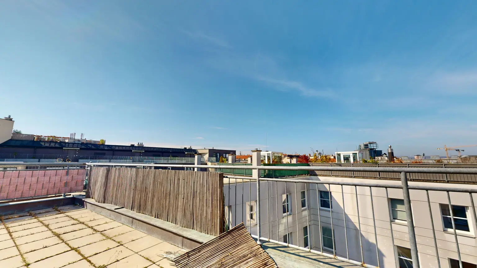 3-Zimmer-Wohnung mit privater Dachterrasse, Klimaanlage und Ruhelage