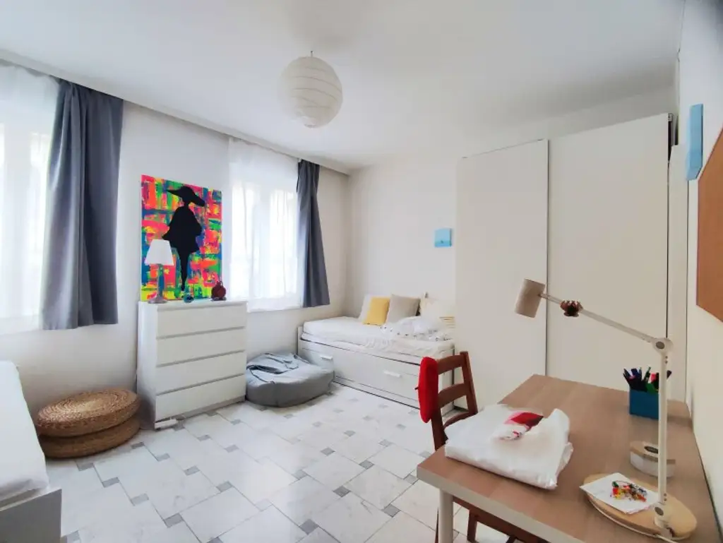 LINDENGASSE - Weitläufiger Wohnraum mit Balkon