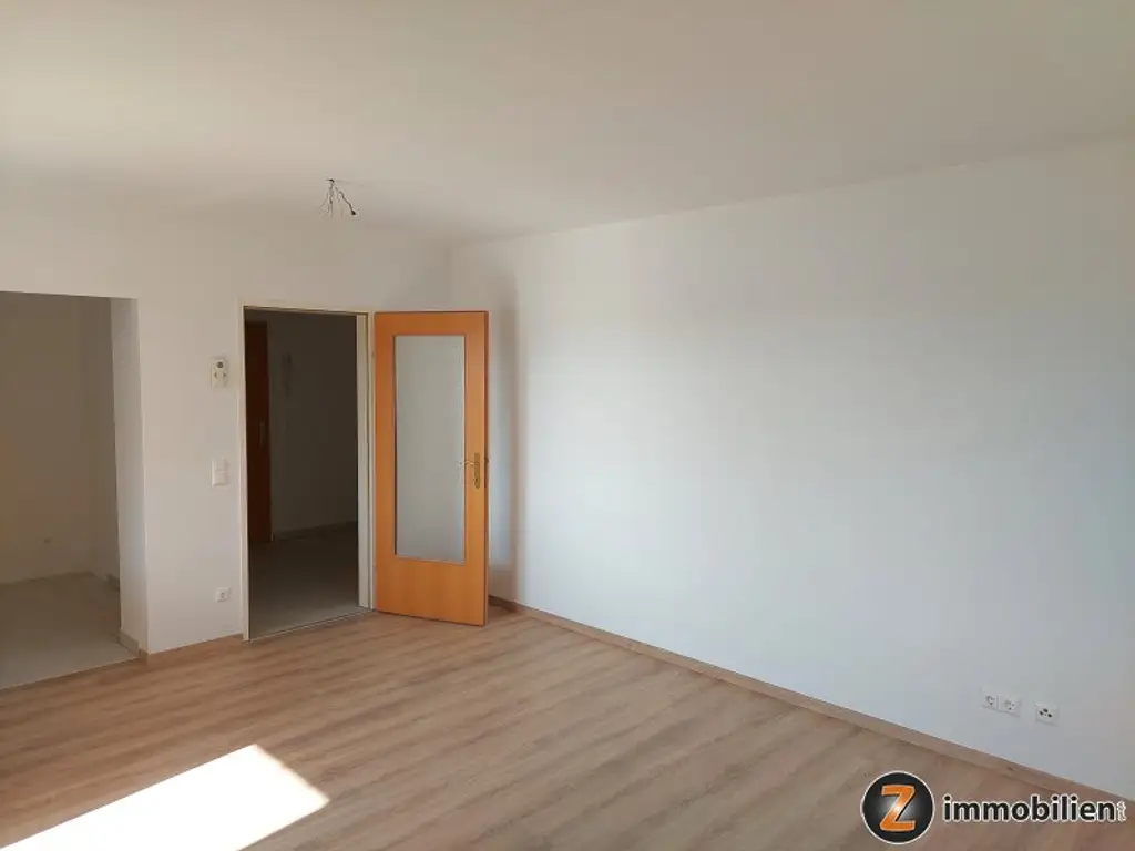 Wallendorf: Sonnige Erdgeschoßwohnung mit Terrasse