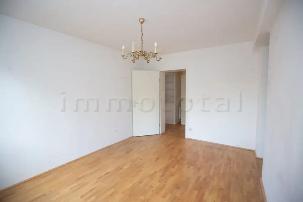 Dornbach - Pointengasse: Großzügige Terrassenwohnung mit unverbaubarem Grünblick