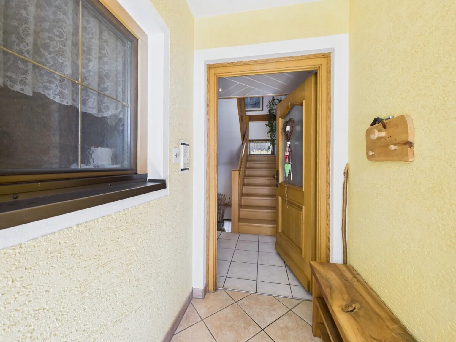 Exklusives Wohnjuwel mit Panoramablick auf die Sternbergkirche – sonnig und ruhig gelegen