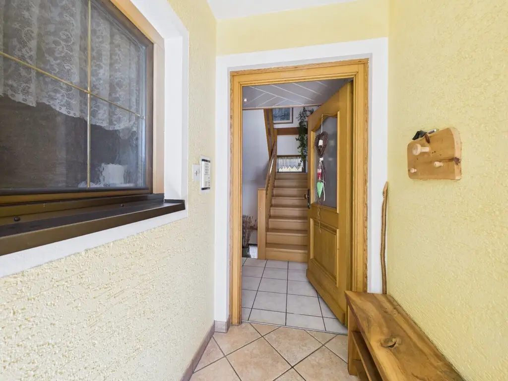 Exklusives Wohnjuwel mit Panoramablick auf die Sternbergkirche – sonnig und ruhig gelegen