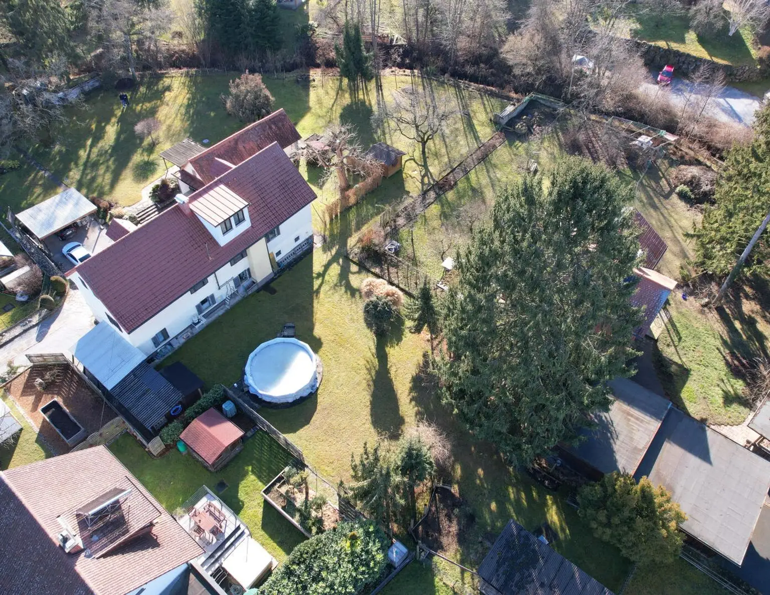Großzügiges Einfamilienhaus mit viel Platz, hohem Potenzial und hoher Bebauungsdichte - Ideal für Familien oder Investoren