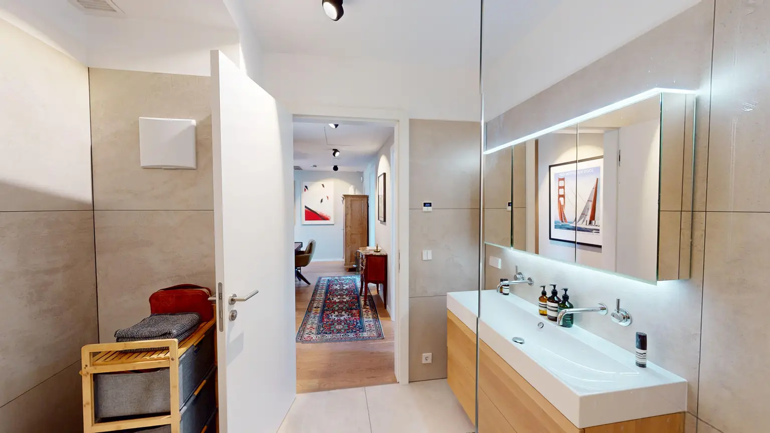 Cottageviertel I Traumhafte Dachwohnung im Jugendstil-Palais I Garagenplatz